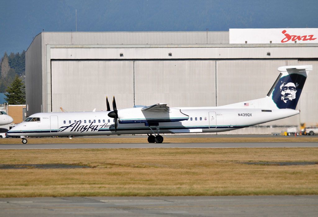 de Havilland Dash 8-400 (N439QX) - This formerly "greener" scheme livery has been repainted in Alaska Airlines colour.