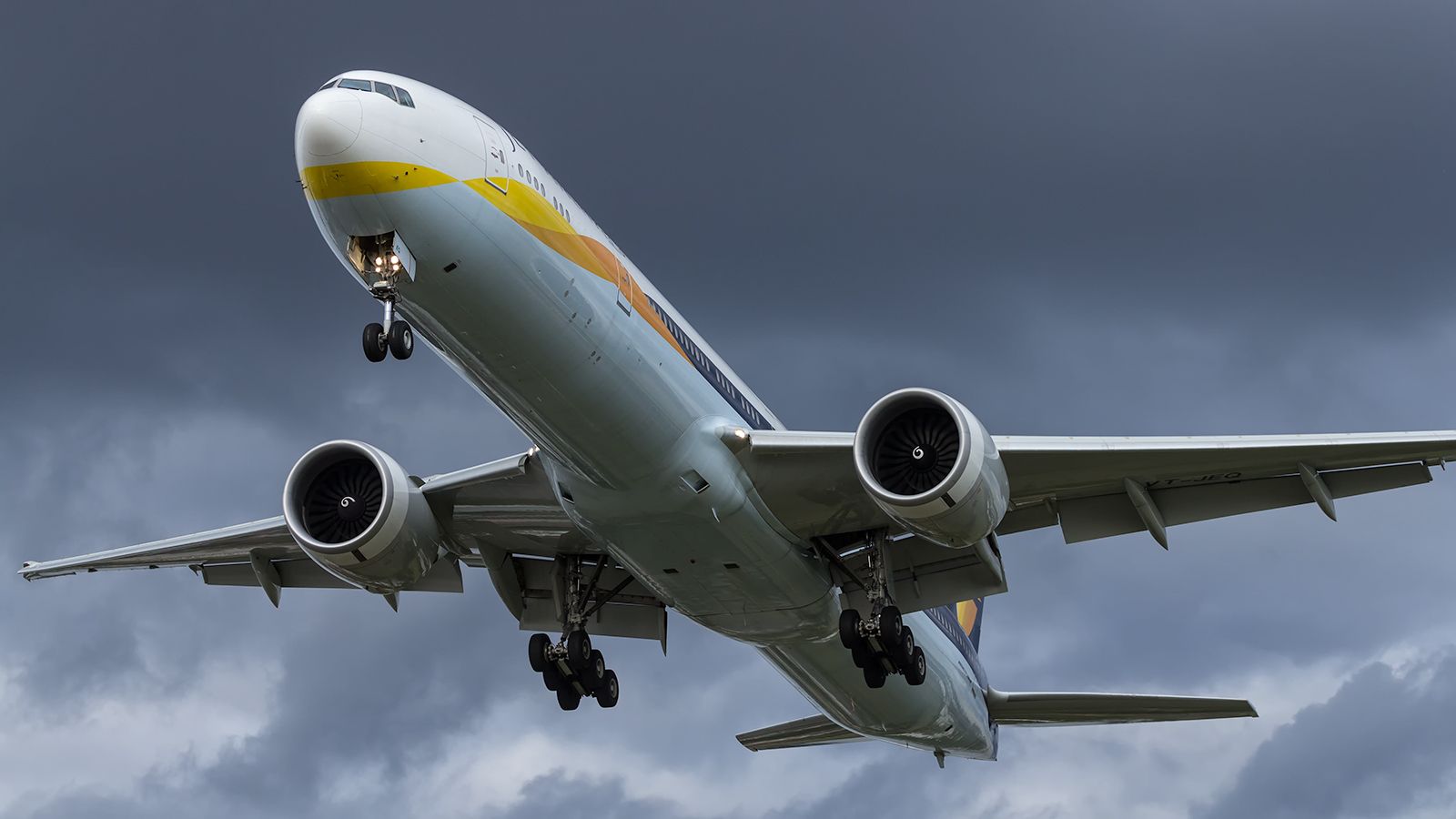 — — - Jet Airways, B777-300ER, approaches LHR.