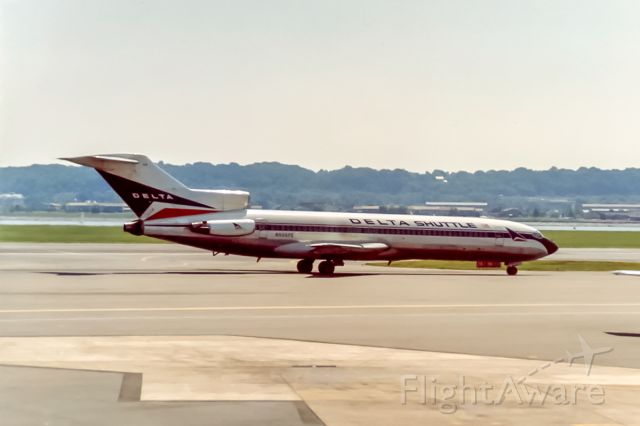 Boeing 727-100 (N556PE)