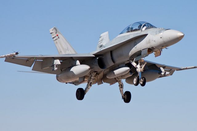 18-8916 — - Canadian Air Force McDonnell Douglas CF-18 Hornet 188916 of No. 410 squadron Cougars landing at NAF El Centro, California armed with a SNIPER targeting pod.